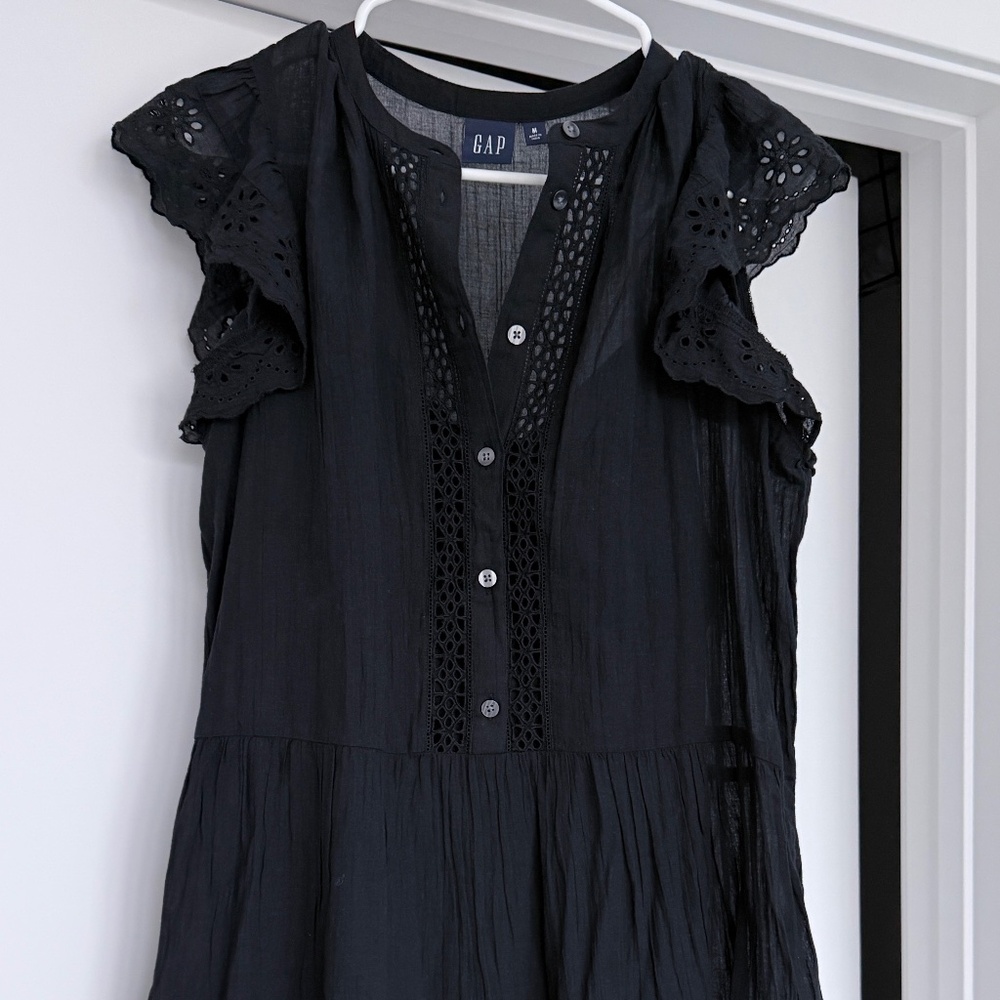 GAP black dress with built-in liner - Size Medium